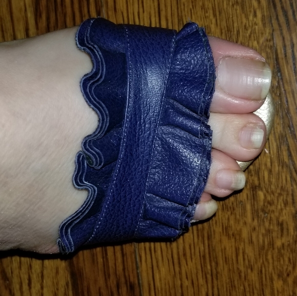 Carolina Cruz Blue Faux Wood Heel Sandals - Picture 9 of 12